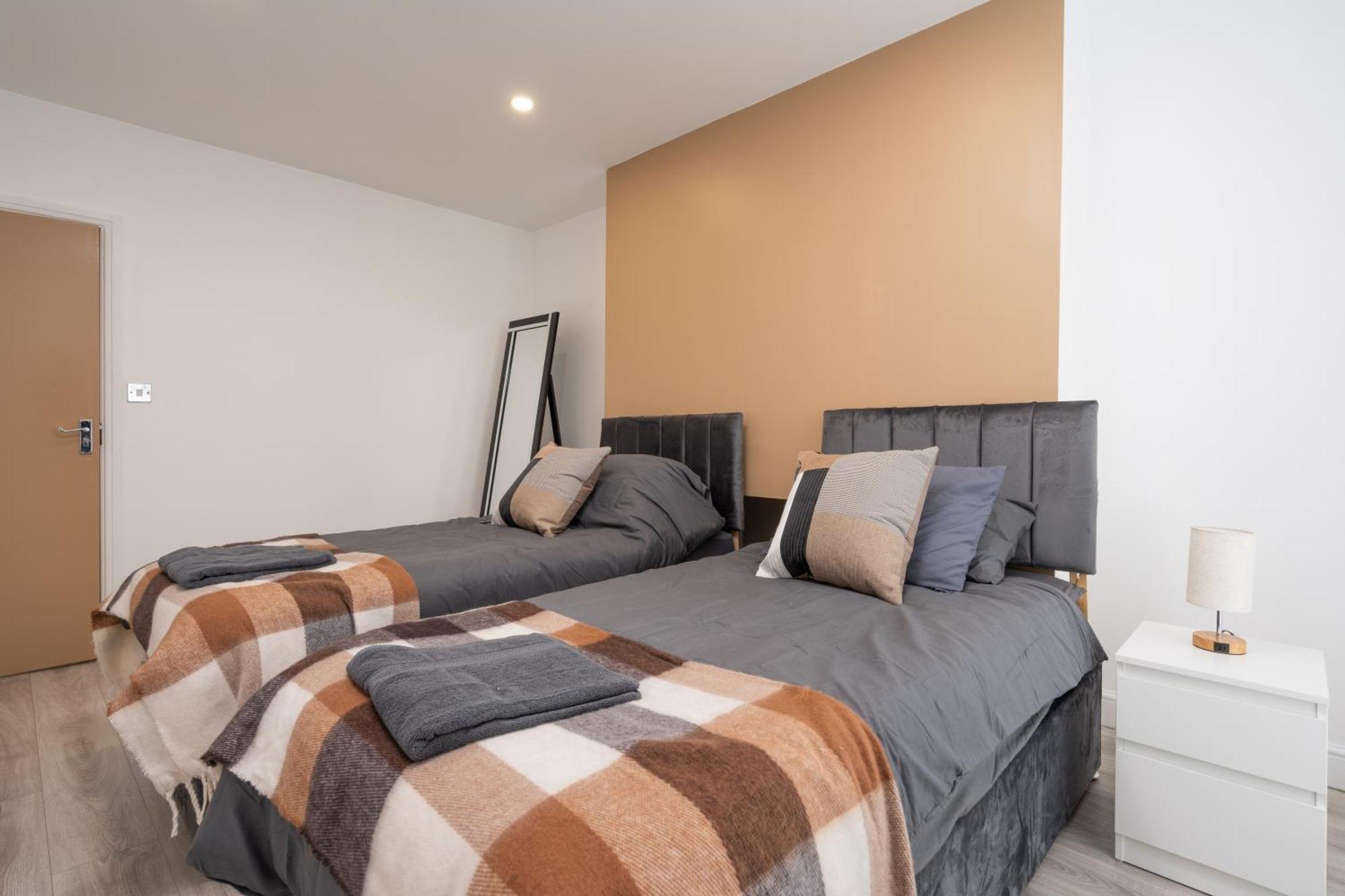 Cosy - Free Nearby Parking *